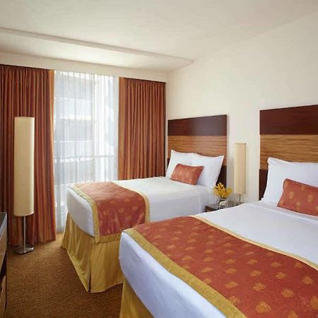 Hotel Orchid Kochi Buitenkant foto